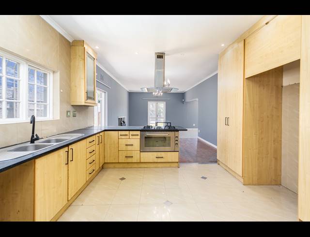 4 BEDROOM HOUSE RENTED IN TABLE VIEW